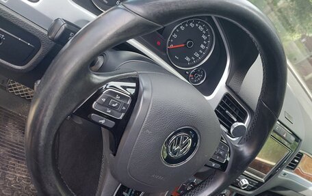 Volkswagen Touareg III, 2011 год, 2 200 000 рублей, 12 фотография