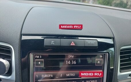 Volkswagen Touareg III, 2011 год, 2 200 000 рублей, 14 фотография