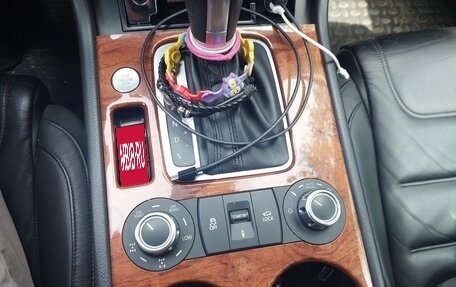 Volkswagen Touareg III, 2011 год, 2 200 000 рублей, 16 фотография