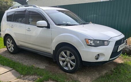 Mitsubishi Outlander III рестайлинг 3, 2011 год, 1 500 000 рублей, 2 фотография