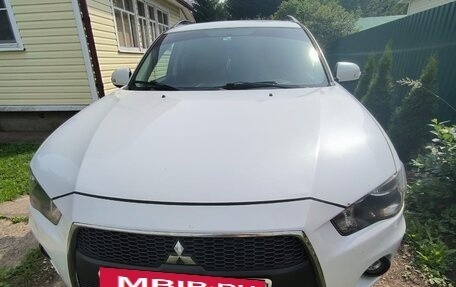 Mitsubishi Outlander III рестайлинг 3, 2011 год, 1 500 000 рублей, 3 фотография