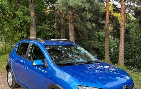 Renault Sandero II рестайлинг, 2017 год, 1 100 000 рублей, 2 фотография