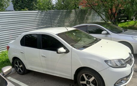 Renault Logan II, 2015 год, 620 000 рублей, 3 фотография