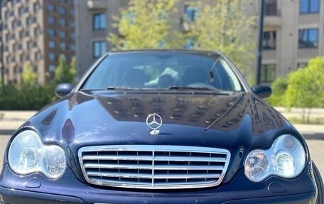 Mercedes-Benz C-Класс, 2005 год, 799 000 рублей, 2 фотография