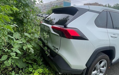 Toyota RAV4, 2022 год, 2 700 000 рублей, 6 фотография