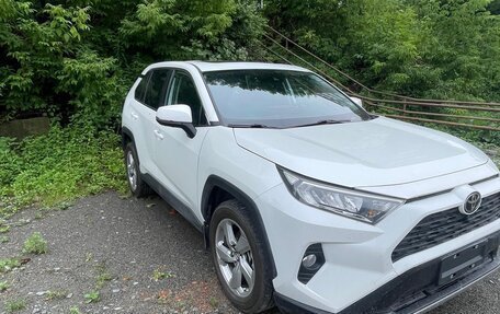 Toyota RAV4, 2022 год, 2 700 000 рублей, 4 фотография