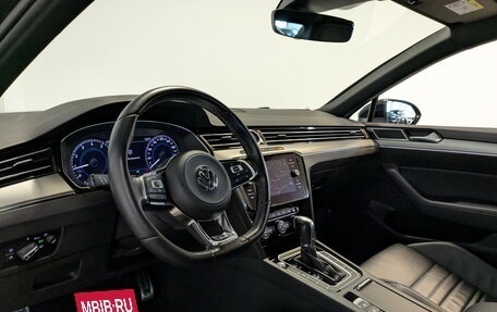 Volkswagen Passat B8 рестайлинг, 2019 год, 2 900 000 рублей, 16 фотография