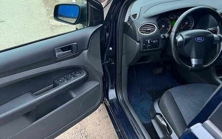 Ford Focus II рестайлинг, 2005 год, 700 000 рублей, 15 фотография