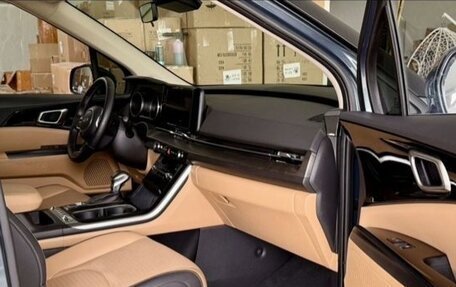 KIA Carnival, 2023 год, 4 500 000 рублей, 6 фотография