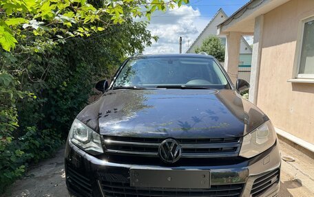 Volkswagen Touareg III, 2011 год, 2 250 000 рублей, 2 фотография