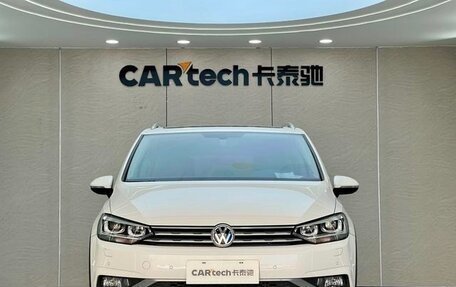 Volkswagen Touran III, 2020 год, 1 600 000 рублей, 2 фотография