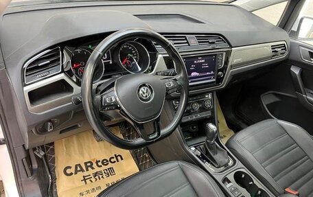 Volkswagen Touran III, 2020 год, 1 600 000 рублей, 11 фотография