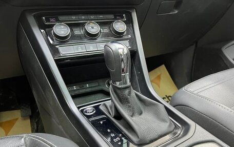 Volkswagen Touran III, 2020 год, 1 600 000 рублей, 18 фотография