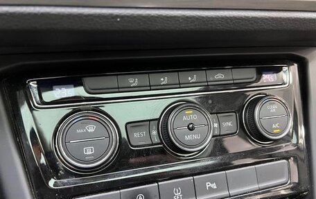 Volkswagen Touran III, 2020 год, 1 600 000 рублей, 19 фотография