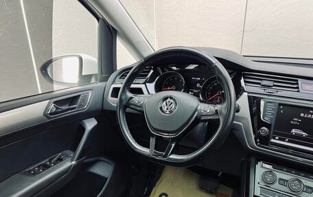 Volkswagen Touran III, 2020 год, 1 600 000 рублей, 13 фотография