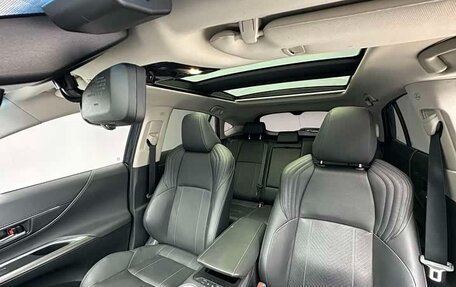 Toyota Harrier, 2022 год, 3 290 000 рублей, 16 фотография