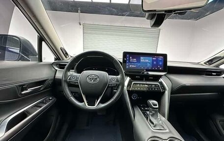 Toyota Harrier, 2022 год, 3 290 000 рублей, 19 фотография