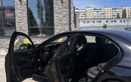 Mercedes-Benz E-Класс, 2020 год, 3 750 000 рублей, 5 фотография