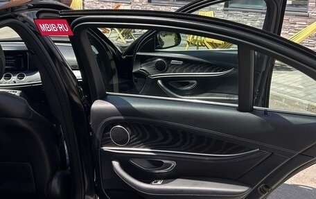 Mercedes-Benz E-Класс, 2020 год, 3 750 000 рублей, 10 фотография