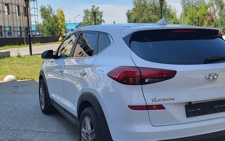 Hyundai Tucson III, 2019 год, 2 330 000 рублей, 4 фотография