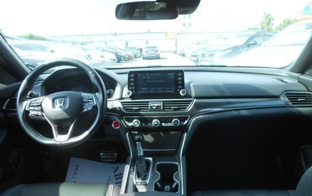 Honda Accord IX рестайлинг, 2018 год, 1 950 000 рублей, 8 фотография
