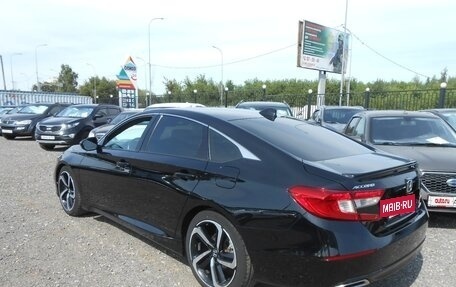 Honda Accord IX рестайлинг, 2018 год, 1 950 000 рублей, 2 фотография