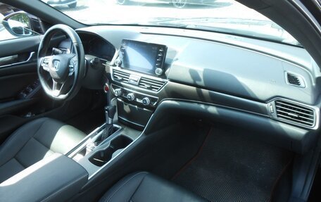 Honda Accord IX рестайлинг, 2018 год, 1 950 000 рублей, 14 фотография