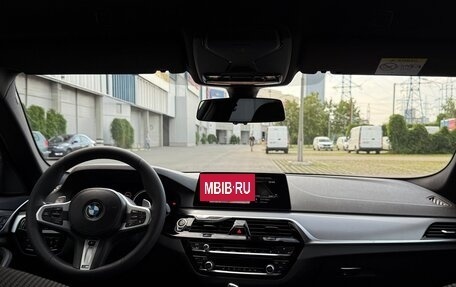 BMW 5 серия, 2018 год, 3 650 000 рублей, 13 фотография