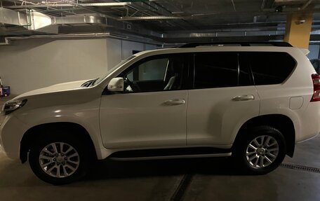 Toyota Land Cruiser Prado 150 рестайлинг 2, 2014 год, 3 700 000 рублей, 4 фотография