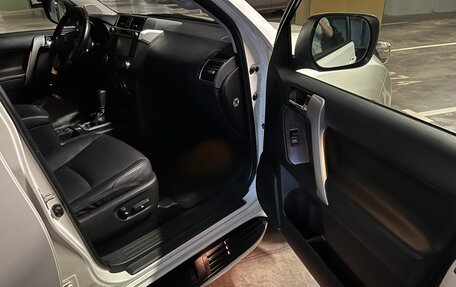 Toyota Land Cruiser Prado 150 рестайлинг 2, 2014 год, 3 700 000 рублей, 9 фотография