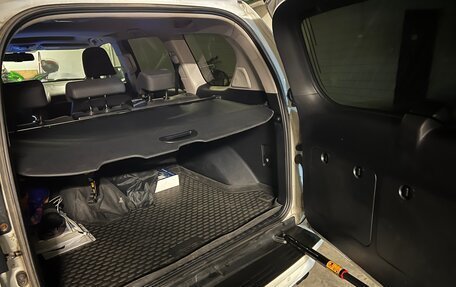 Toyota Land Cruiser Prado 150 рестайлинг 2, 2014 год, 3 700 000 рублей, 16 фотография