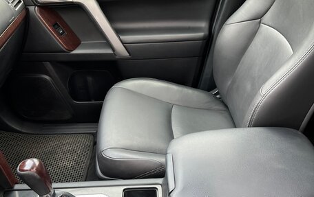 Toyota Land Cruiser Prado 150 рестайлинг 2, 2014 год, 3 700 000 рублей, 20 фотография
