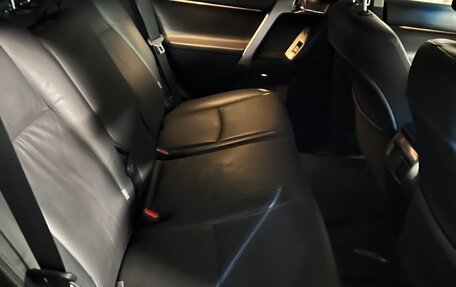 Toyota Land Cruiser Prado 150 рестайлинг 2, 2014 год, 3 700 000 рублей, 10 фотография
