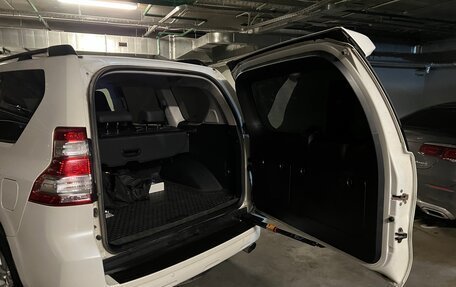 Toyota Land Cruiser Prado 150 рестайлинг 2, 2014 год, 3 700 000 рублей, 15 фотография