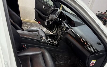 Mercedes-Benz E-Класс, 2011 год, 1 100 000 рублей, 4 фотография