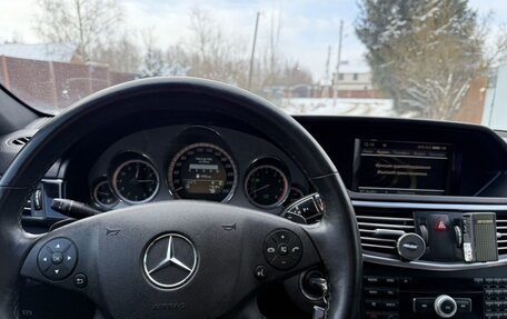 Mercedes-Benz E-Класс, 2011 год, 1 100 000 рублей, 2 фотография