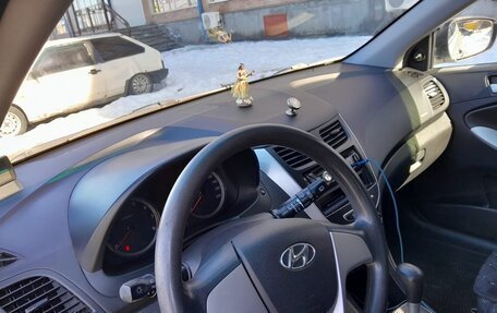 Hyundai Solaris II рестайлинг, 2013 год, 850 000 рублей, 7 фотография