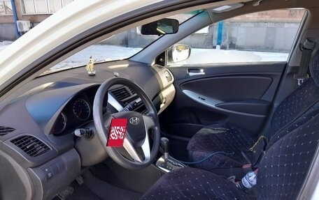 Hyundai Solaris II рестайлинг, 2013 год, 850 000 рублей, 6 фотография