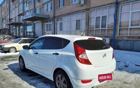 Hyundai Solaris II рестайлинг, 2013 год, 850 000 рублей, 4 фотография