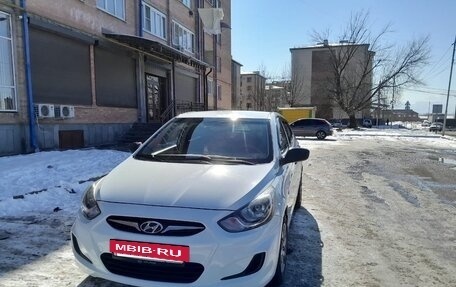 Hyundai Solaris II рестайлинг, 2013 год, 850 000 рублей, 2 фотография