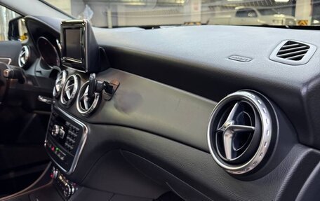 Mercedes-Benz GLA, 2015 год, 1 950 000 рублей, 14 фотография