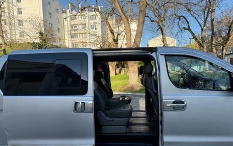 Hyundai Grand Starex Grand Starex I рестайлинг 2, 2007 год, 1 050 000 рублей, 10 фотография