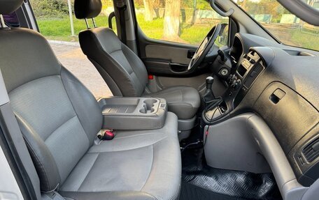 Hyundai Grand Starex Grand Starex I рестайлинг 2, 2007 год, 1 050 000 рублей, 13 фотография