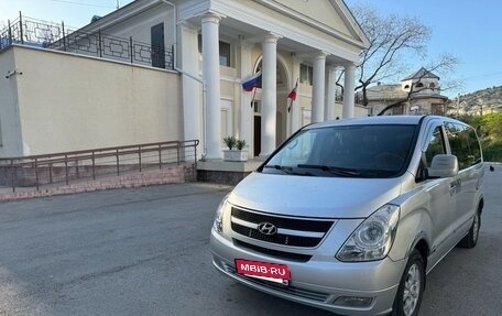 Hyundai Grand Starex Grand Starex I рестайлинг 2, 2007 год, 1 050 000 рублей, 2 фотография