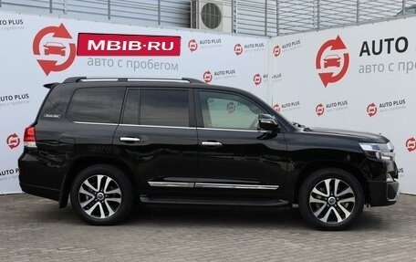 Toyota Land Cruiser 200, 2017 год, 6 240 000 рублей, 3 фотография