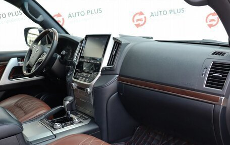 Toyota Land Cruiser 200, 2017 год, 6 240 000 рублей, 11 фотография