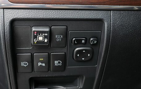 Toyota Land Cruiser 200, 2017 год, 6 240 000 рублей, 12 фотография