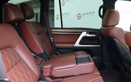 Toyota Land Cruiser 200, 2017 год, 6 240 000 рублей, 20 фотография