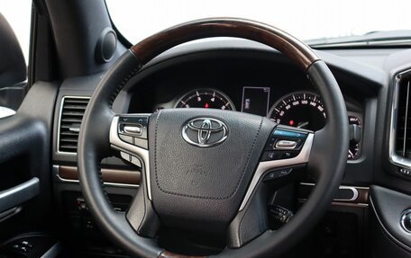 Toyota Land Cruiser 200, 2017 год, 6 240 000 рублей, 13 фотография