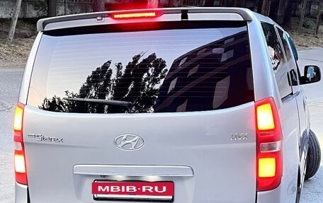 Hyundai Grand Starex Grand Starex I рестайлинг 2, 2012 год, 1 800 000 рублей, 4 фотография